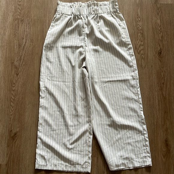 Dynamite cropped pants, size Medium - Picture 1 of 5